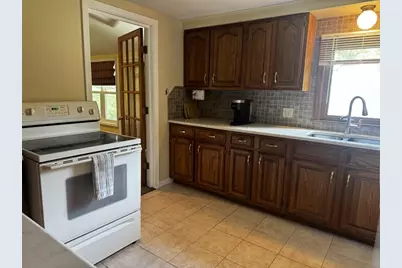 10 Benger Ave, South Hadley, MA 01075 - Photo 8