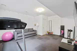 39 Elmwood St, Somerville, MA 02144 - Photo 22