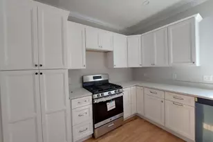 19B Crownshield, Uxbridge, MA 01569 - Photo 4