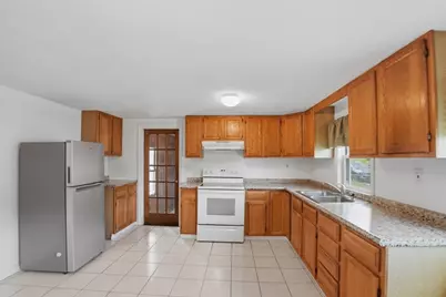 18 Rockwood Lane, Lawrence, MA 01843 - Photo 4