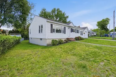 18 Rockwood Lane, Lawrence, MA 01843 - Photo 2