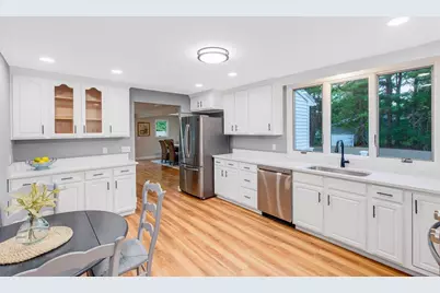 167 Center St, Groveland, MA 01834 - Photo 10