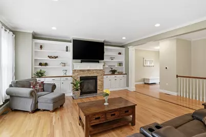 25 Pondview Dr, East Longmeadow, MA 01028 - Photo 8