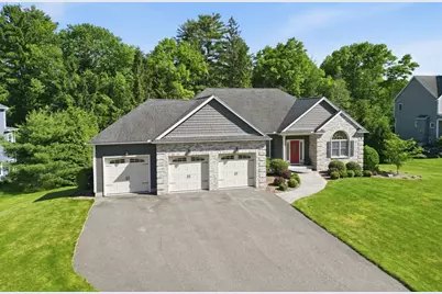 25 Pondview Dr, East Longmeadow, MA 01028 - Photo 2
