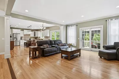 25 Pondview Dr, East Longmeadow, MA 01028 - Photo 6