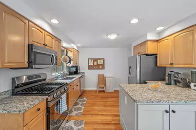 24 Blossom St, Waltham, MA 02451 - Photo 18