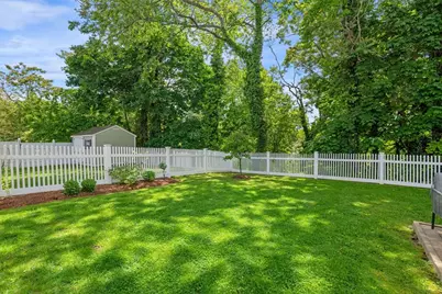 24 Blossom St, Waltham, MA 02451 - Photo 4