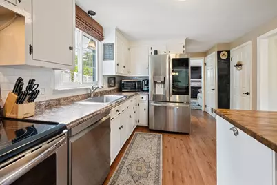 27 Linwood Dr, Wilbraham, MA 01095 - Photo 6