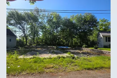 7 Hanson Ct, Hanson, MA 02341 - Photo 2