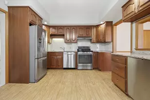 37 Washington Ave, Waltham, MA 02453 - Photo 8