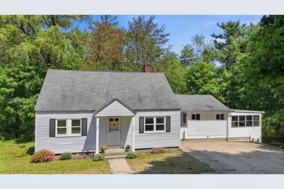572 Massachusetts Ave, Lunenburg, MA 01462 - Photo 2