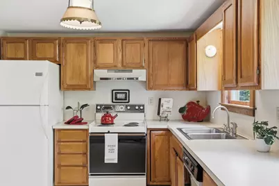 572 Massachusetts Ave, Lunenburg, MA 01462 - Photo 8