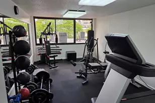 70 Southbridge St, Worcester, MA 01608 - Photo 12