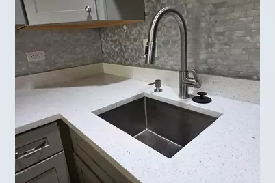 70 Southbridge St #811, Worcester, MA 01608 - Photo 2
