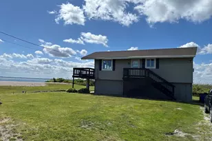 2 Starboard Dr, Fairhaven, MA 02719 - Photo 2