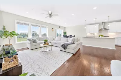 61 Aspen Way #61, Hopkinton, MA 01748 - Photo 2