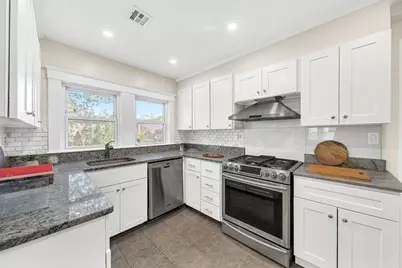 15 Noble St #15, Newton, MA 02465 - Photo 6