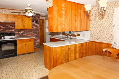 77 Granville Ave, Chicopee, MA 01013 - Photo 10