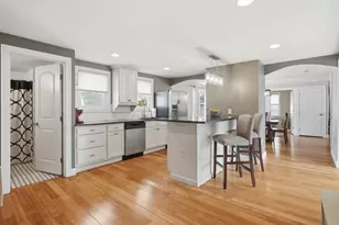 31 Walnut St, Dedham, MA 02026 - Photo 6