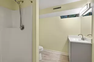 10 Eustis St, Cambridge, MA 02140 - Photo 22