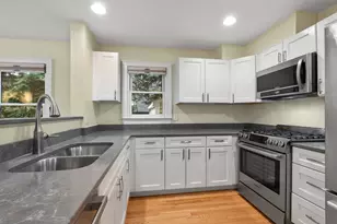 10 Eustis St, Cambridge, MA 02140 - Photo 6