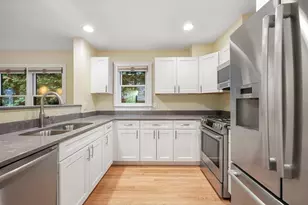 10 Eustis St, Cambridge, MA 02140 - Photo 8