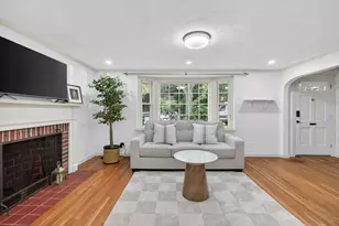 64 Redlands Rd, Boston, MA 02132 - Photo 4