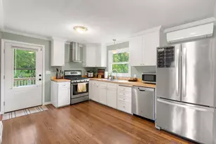 9 Debbies Ln, Barnstable, MA 02648 - Photo 6