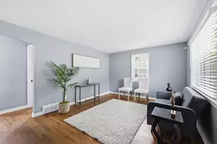 111 Breckwood Blvd, Springfield, MA 01119 - Photo 6