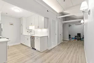 131 Park Dr, Boston, MA 02215 - Photo 10