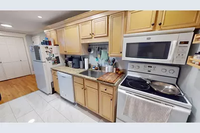 7-9 Thomas Park #4, Boston, MA 02127 - Photo 2