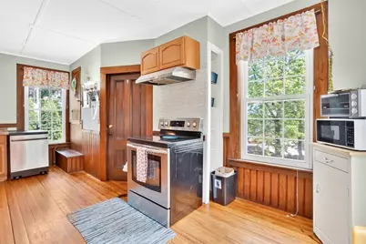 23 Oakes Ave, Southbridge, MA 01550 - Photo 18