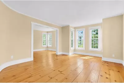 23 Oakes Ave, Southbridge, MA 01550 - Photo 4