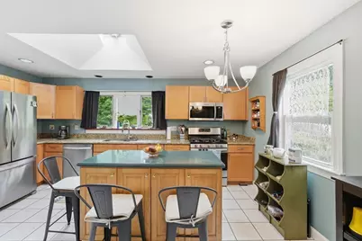 137 South St, Northborough, MA 01532 - Photo 2