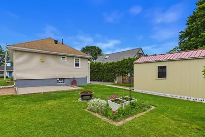 21 Sycamore St, Fairhaven, MA 02719 - Photo 16