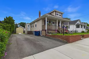 21 Sycamore St, Fairhaven, MA 02719 - Photo 2
