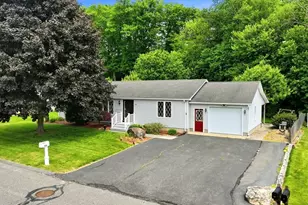 108 Oak Knolls Circle, Ludlow, MA 01056 - Photo 4
