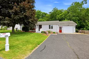 108 Oak Knolls Circle, Ludlow, MA 01056 - Photo 2