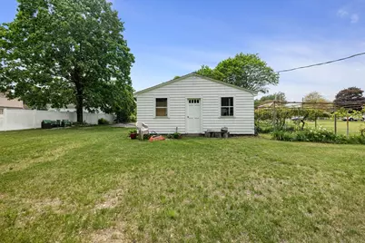 35 Worcester St, Taunton, MA 02780 - Photo 28