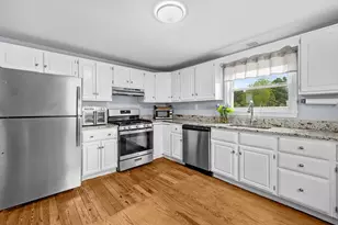 35 Worcester St, Taunton, MA 02780 - Photo 14