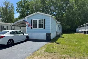 556 Central St, Leominster, MA 01453 - Photo 2