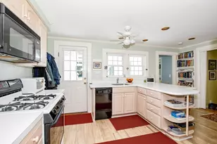 35 Main St, Mattapoisett, MA 02739 - Photo 8