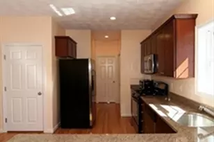 10 Blue Jay Cir, Wakefield, MA 01880 - Photo 2