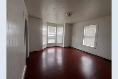 2 Avon Pl, Haverhill, MA 01832 - Photo 8