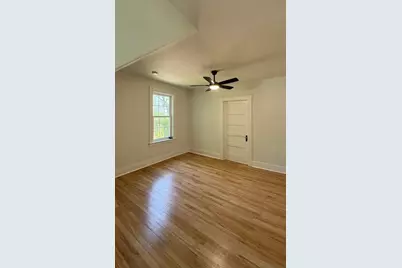 18 Baldwin St, Worcester, MA 01604 - Photo 12