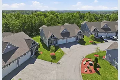 705 Southwood Lane #705, Clinton, MA 01510 - Photo 4