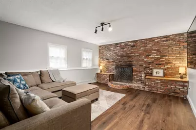 105 High St, Holliston, MA 01746 - Photo 14