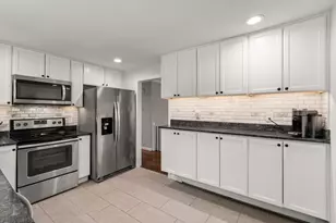 105 High St, Holliston, MA 01746 - Photo 10
