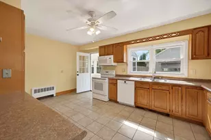 82 Parkside Ave, Pawtucket, RI 02861 - Photo 6