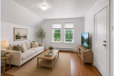 21 Miller St, Blackstone, MA 01504 - Photo 8